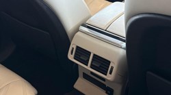 2021 (21) LAND ROVER RANGE ROVER VELAR 2.0 D200 R-Dynamic SE 5dr Auto 5552725