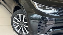 2021 (21) LAND ROVER DISCOVERY 3.0 D300 R-Dynamic SE 5dr Auto 5507880