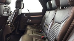 2021 (21) LAND ROVER DISCOVERY 3.0 D300 R-Dynamic SE 5dr Auto 5507842