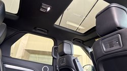 2021 (21) LAND ROVER DISCOVERY 3.0 D300 R-Dynamic SE 5dr Auto 5507859