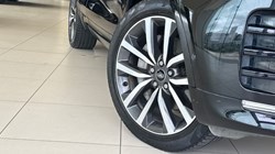 2021 (21) LAND ROVER DISCOVERY 3.0 D300 R-Dynamic SE 5dr Auto 5507882