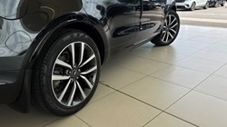 2021 (21) LAND ROVER DISCOVERY 3.0 D300 R-Dynamic SE 5dr Auto 5507886