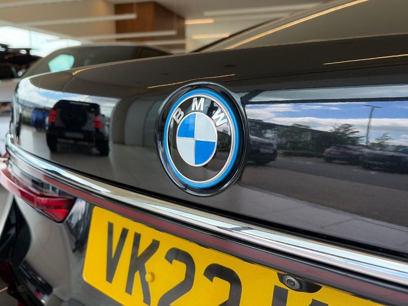 2022 (22) BMW 7 SERIES 745e M Sport 4dr Auto 5527787