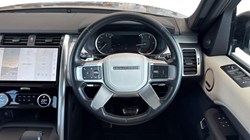 2023 (23) LAND ROVER DISCOVERY 3.0 D300 R-Dynamic HSE 5dr Auto 5557393