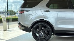 2023 (23) LAND ROVER DISCOVERY 3.0 D300 R-Dynamic HSE 5dr Auto 5557433