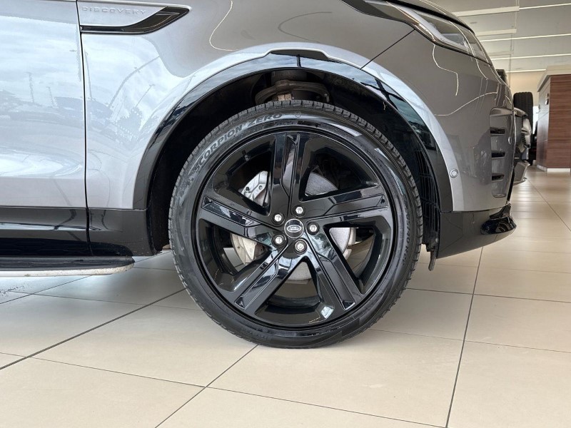2023 (23) LAND ROVER DISCOVERY 3.0 D300 R-Dynamic HSE 5dr Auto 5557386