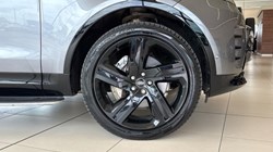 2023 (23) LAND ROVER DISCOVERY 3.0 D300 R-Dynamic HSE 5dr Auto 5557386