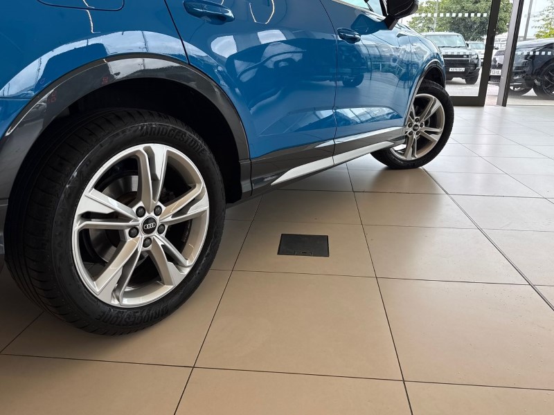 2022 (72) AUDI Q3 35 TFSI S Line 5dr S Tronic 5514996