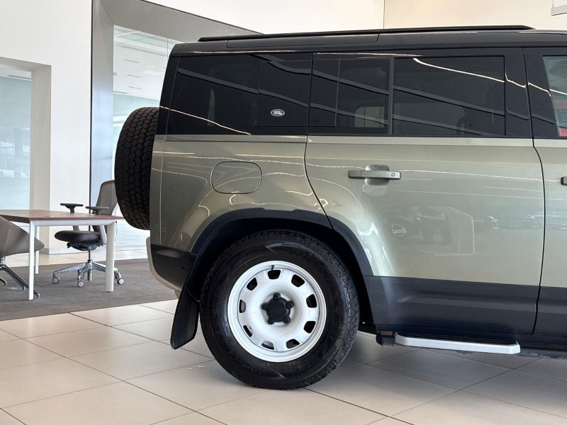 2022 (72) LAND ROVER DEFENDER 3.0 D250 SE 110 5dr Auto 5563023
