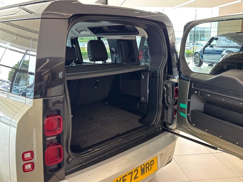 2022 (72) LAND ROVER DEFENDER 3.0 D250 SE 110 5dr Auto 5563010