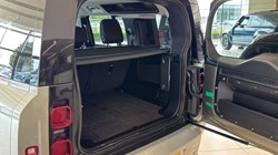 2022 (72) LAND ROVER DEFENDER 3.0 D250 SE 110 5dr Auto 5563010