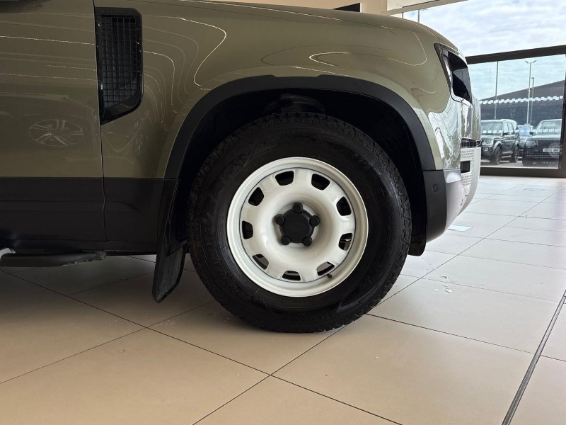 2022 (72) LAND ROVER DEFENDER 3.0 D250 SE 110 5dr Auto 5562982