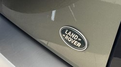 2022 (72) LAND ROVER DEFENDER 3.0 D250 SE 110 5dr Auto 5563016