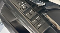2021 (21) LAND ROVER RANGE ROVER EVOQUE 2.0 P250 R-Dynamic HSE 5dr Auto 5534475