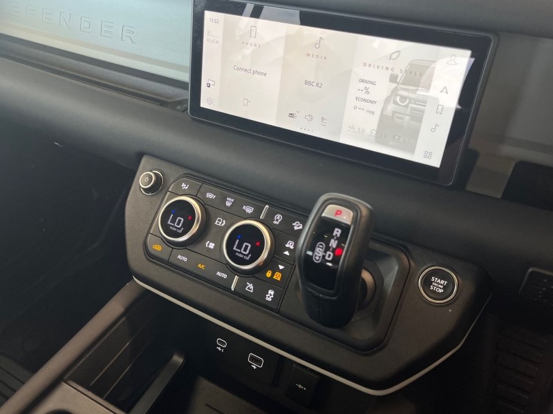 2023 (73) LAND ROVER DEFENDER 3.0 D250 X-Dynamic SE 110 5dr Auto [7 Seat] 5524880