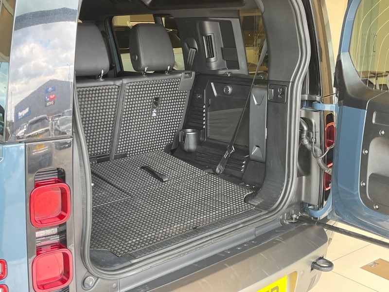 2023 (73) LAND ROVER DEFENDER 3.0 D250 X-Dynamic SE 110 5dr Auto [7 Seat] 5524908