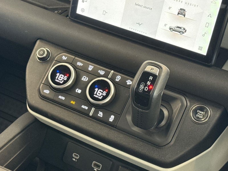 2023 (23) LAND ROVER DEFENDER 3.0 D250 X-Dynamic SE 90 3dr Auto 5568579