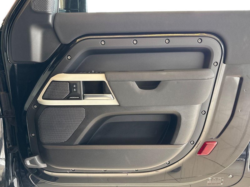 2023 (23) LAND ROVER DEFENDER 3.0 D250 X-Dynamic SE 90 3dr Auto 5568587
