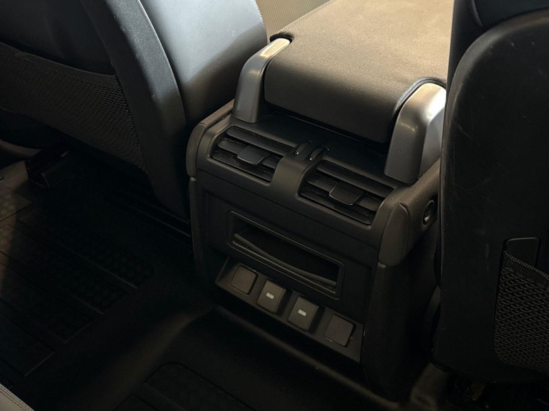 2023 (23) LAND ROVER DEFENDER 3.0 D250 X-Dynamic SE 90 3dr Auto 5568584