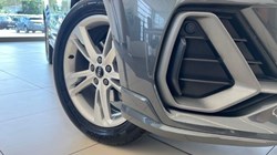 2020 (70) AUDI Q3 35 TFSI S Line 5dr 5554931