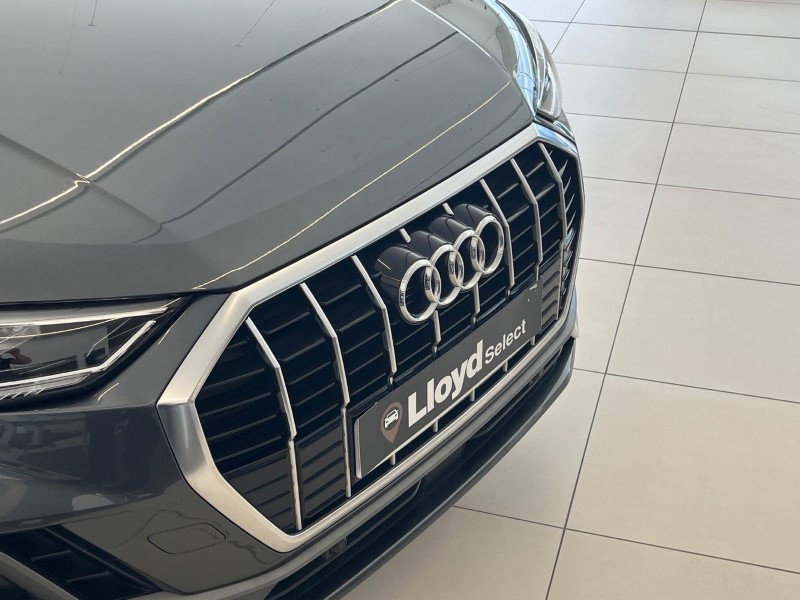 2020 (70) AUDI Q3 35 TFSI S Line 5dr 5554930