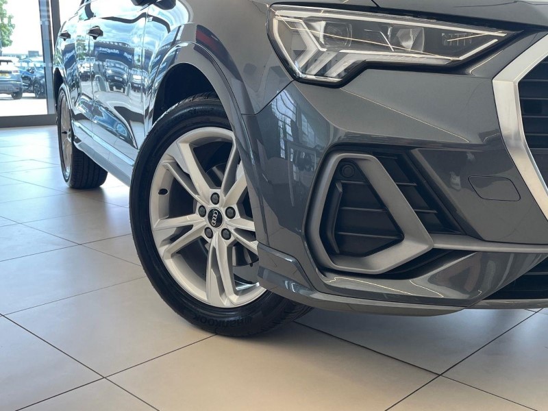 2020 (70) AUDI Q3 35 TFSI S Line 5dr 5554929
