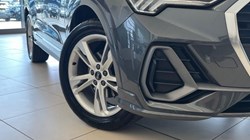 2020 (70) AUDI Q3 35 TFSI S Line 5dr 5554929