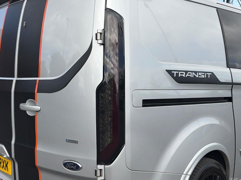 2018 (68) FORD COMMERCIAL TRANSIT CUSTOM 2.0 TDCi 170ps Low Roof D/Cab Sport Van 5568898