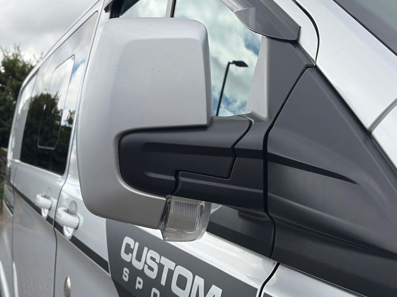 2018 (68) FORD COMMERCIAL TRANSIT CUSTOM 2.0 TDCi 170ps Low Roof D/Cab Sport Van 5568901