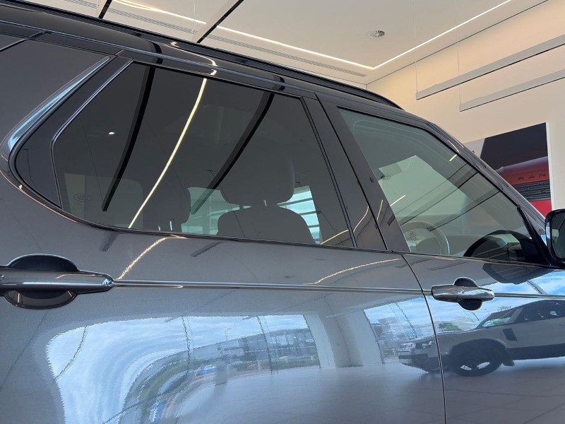 2022 (22) LAND ROVER DISCOVERY 3.0 D300 R-Dynamic HSE 5dr Auto 5554402