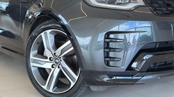 2022 (22) LAND ROVER DISCOVERY 3.0 D300 R-Dynamic HSE 5dr Auto 5554393