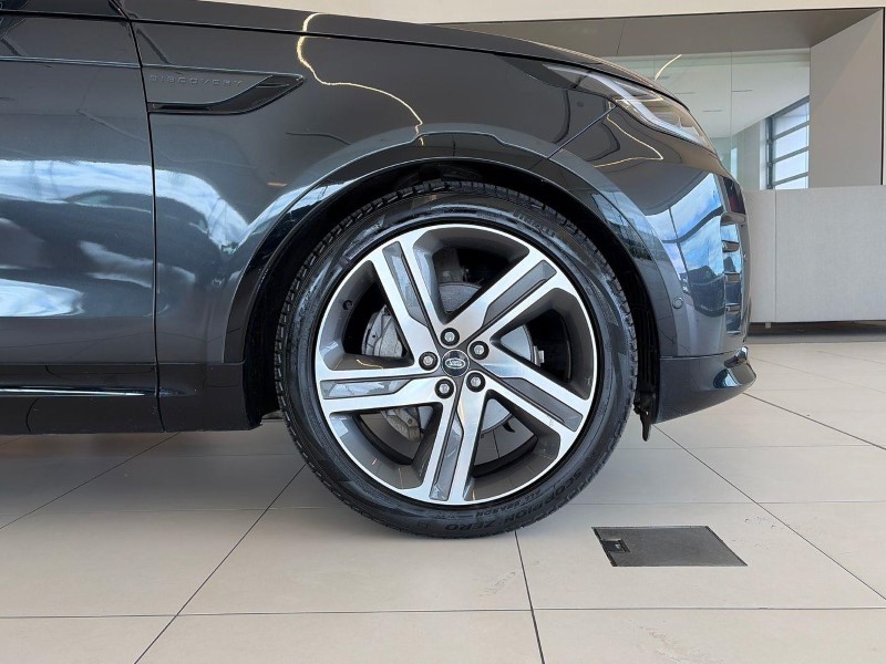 2022 (22) LAND ROVER DISCOVERY 3.0 D300 R-Dynamic HSE 5dr Auto 5554358