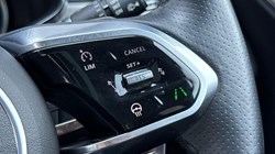 2023 (23) JAGUAR F-PACE 2.0 D200 R-Dynamic SE 5dr Auto AWD 5551948
