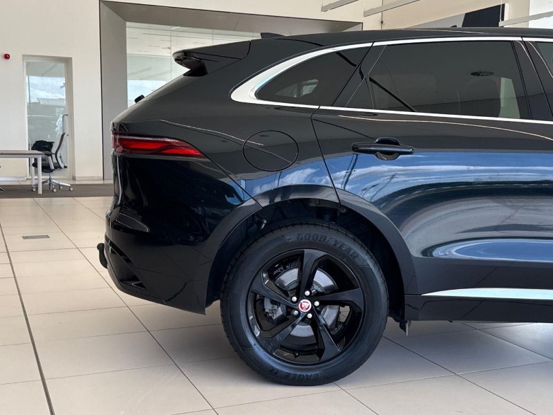 2022 (22) JAGUAR F-PACE 2.0 D200 R-Dynamic S 5dr Auto AWD 5570325