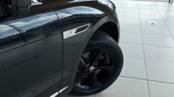 2022 (22) JAGUAR F-PACE 2.0 D200 R-Dynamic S 5dr Auto AWD 5570321