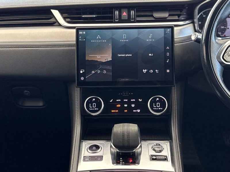 2022 (22) JAGUAR F-PACE 2.0 D200 R-Dynamic S 5dr Auto AWD 5570287