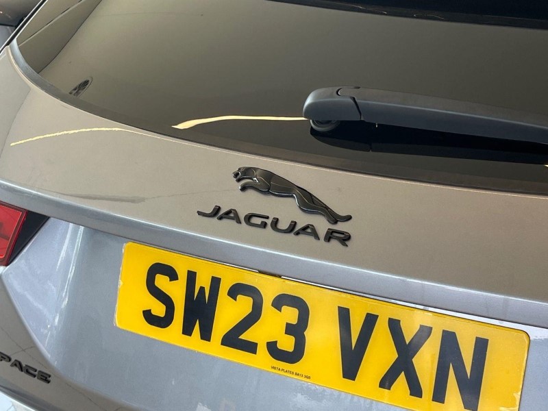 2023 (23) JAGUAR E-PACE 2.0 D200 R-Dynamic Black 5dr Auto 5550997