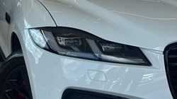 2022 (72) JAGUAR F-PACE 2.0 D200 R-Dynamic Black 5dr Auto AWD 5592409