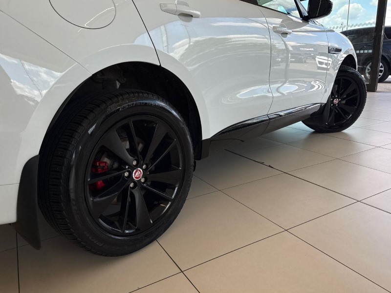 2022 (72) JAGUAR F-PACE 2.0 D200 R-Dynamic Black 5dr Auto AWD 5592440