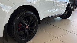 2022 (72) JAGUAR F-PACE 2.0 D200 R-Dynamic Black 5dr Auto AWD 5592440
