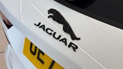 2022 (72) JAGUAR F-PACE 2.0 D200 R-Dynamic Black 5dr Auto AWD 5592438