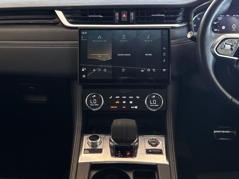 2022 (72) JAGUAR F-PACE 2.0 D200 R-Dynamic Black 5dr Auto AWD 5592406