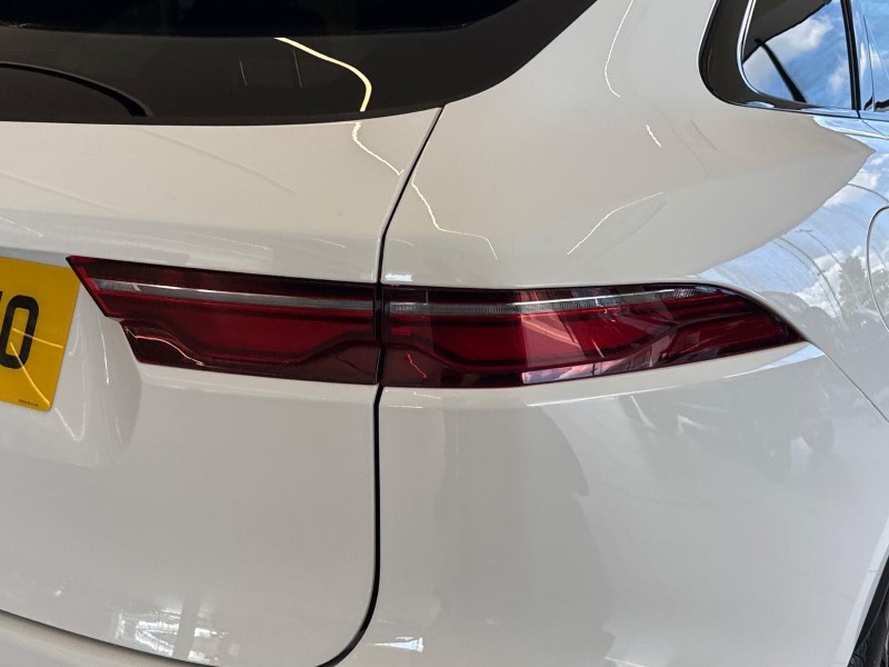 2022 (72) JAGUAR F-PACE 2.0 D200 R-Dynamic Black 5dr Auto AWD 5592439