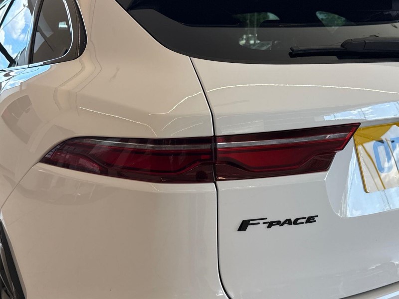 2022 (72) JAGUAR F-PACE 2.0 D200 R-Dynamic Black 5dr Auto AWD 5592411