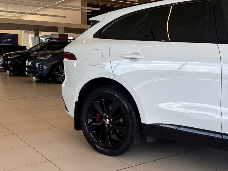 2022 (72) JAGUAR F-PACE 2.0 D200 R-Dynamic Black 5dr Auto AWD 5592445