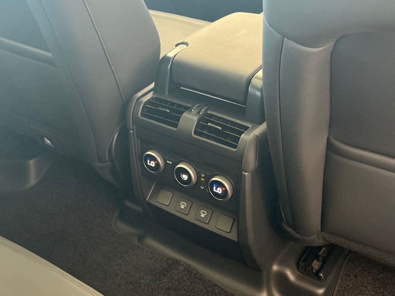 2024 (74) Defender 3.0 D350 X-dynamic SE 110 5Dr Auto [7 Seat] Estate 5593703