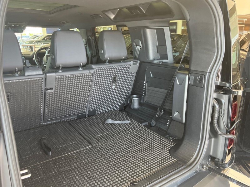 2024 (74) Defender 3.0 D350 X-dynamic SE 110 5Dr Auto [7 Seat] Estate 5593728