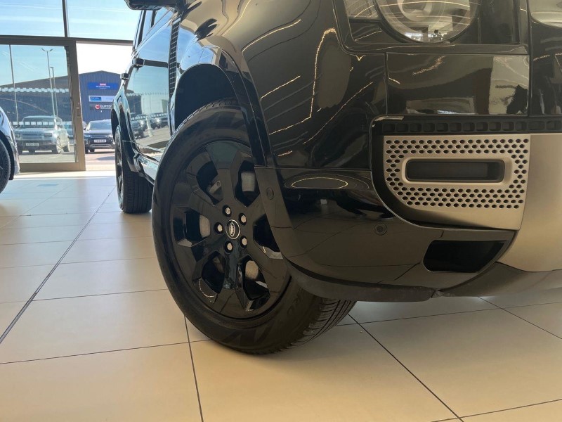 2024 (74) Defender 3.0 D350 X-dynamic SE 110 5Dr Auto [7 Seat] Estate 5593732