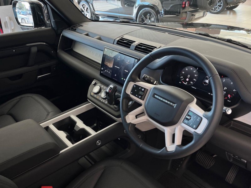 2024 (74) Defender 3.0 D350 X-dynamic SE 110 5Dr Auto [7 Seat] Estate 5593744