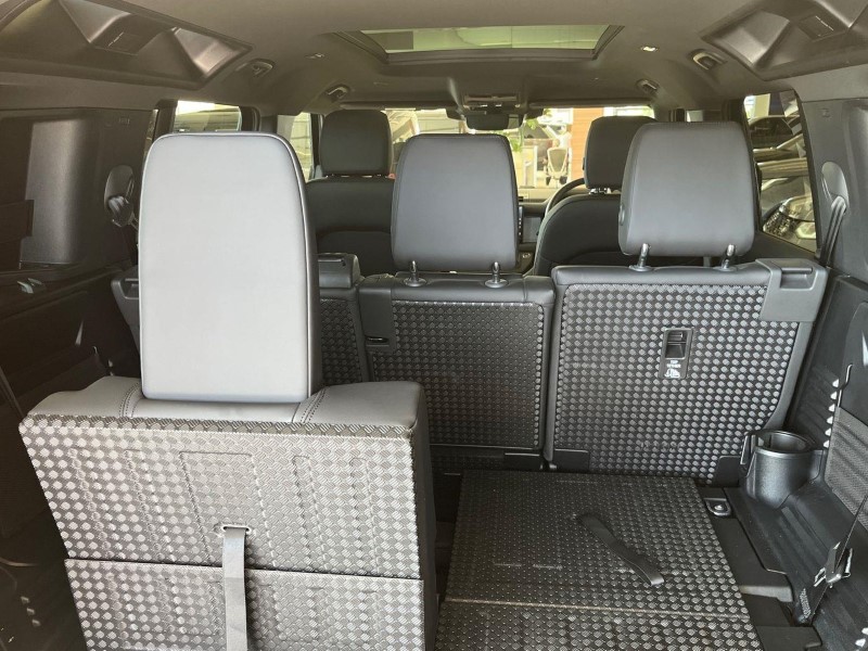 2024 (74) Defender 3.0 D350 X-dynamic SE 110 5Dr Auto [7 Seat] Estate 5593741